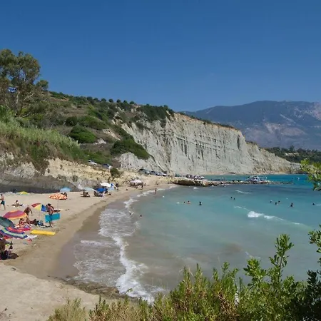 Kleismata Sleeps 6 * Klismata