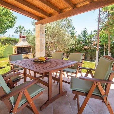 Kleismata Sleeps 6